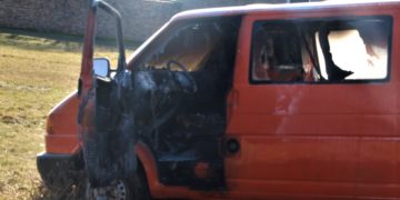 Transporter brennt in Kolkwitzer Garage; Foto: Blaulichtreport Lausitz