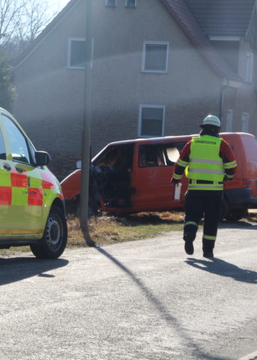 Transporter brennt in Kolkwitzer Garage; Foto: Blaulichtreport Lausitz