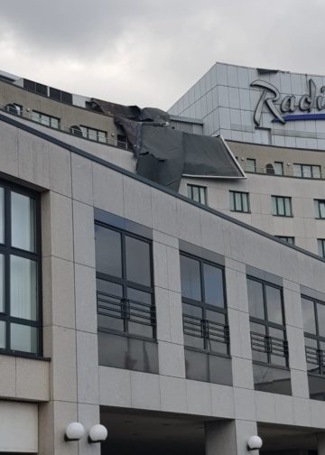 Sturm Ylenia verursacht Dachschaden am Radisson Blu Cottbus