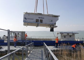 Bekalkungsschiff „Barbara“ wieder auf dem Schlabendorfer See unterwegs
