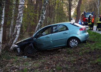 Vollsperrung nach schwerem Autounfall bei Döbern