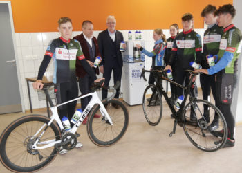 Frisches Trinkwasser zapfen. LWG übergibt drei weitere Wasserspender