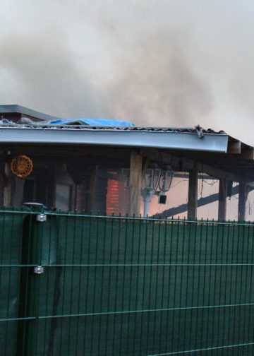 Gartenlaubenbrand in Bühlow; Foto: Blaulichtreport Lausitz