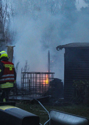 Gartenlaubenbrand in Bühlow; Foto: Blaulichtreport Lausitz