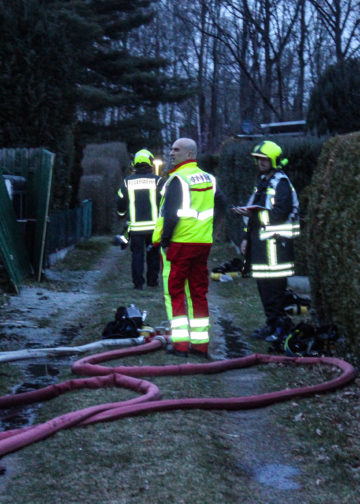Gartenlaubenbrand in Bühlow; Foto: Blaulichtreport Lausitz
