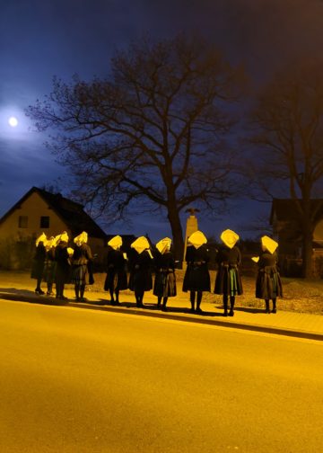 Traditionelles Ostersingen in Sielow; Foto: Holger Frank