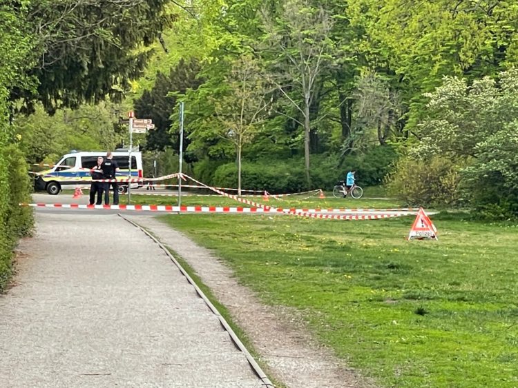 Messerangriff im Cottbuser Puschkinpark, Polizei ermittelt; Foto: Blaulichtreport Lausitz