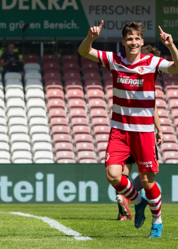 Cottbus, Deutschland 15. Mai 2022:Regionalliga Nord / Ost - 2021/2022 - FC Energie Cottbus vs. Chemie Leipzig