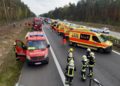 Unfall mit sechs Verletzten auf der A13 bei Staakow Foto: Feuerwehr Golßen