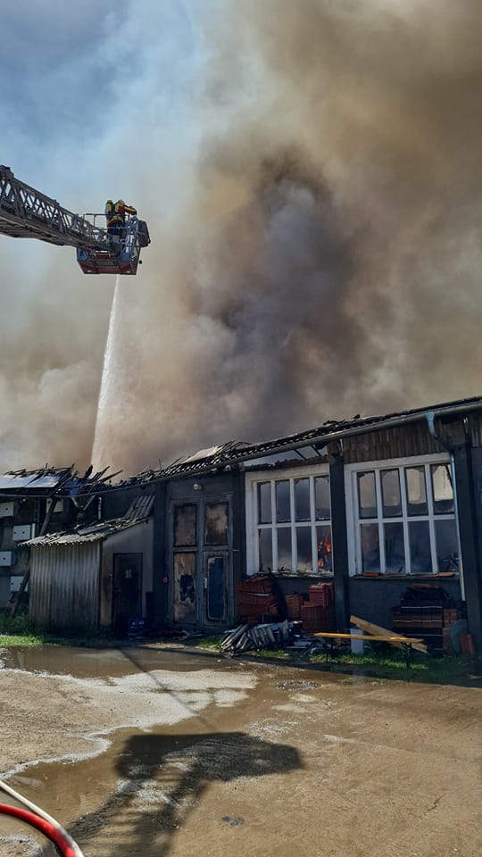 Lagerhallenbrand in Beeskow; Foto: Freiwillige Feuerwehr Beeskow