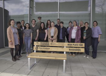 „Bänke gegen Rassismus“: BTU setzt sich für Offenheit und Toleranz ein