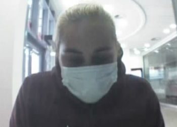 Kreditkarten-Diebstahl in Elsterwerda. Polizei sucht unbekannte Frau