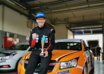 Lausitzer Rennfahrer Marco Bedrich feiert Doppelsieg in Oschersleben