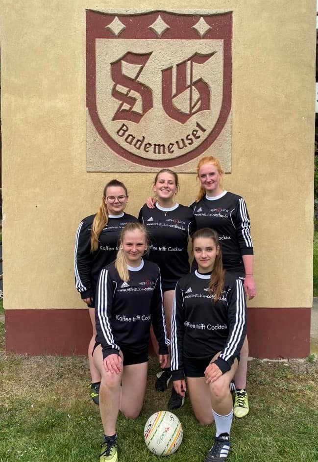 SG Bademeusel Faustball-Damen; Foto: SG Bademeusel