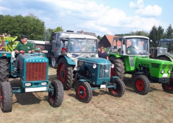 Familienprogramm & historische Technik: Fehrow lädt zum Treckertreffen