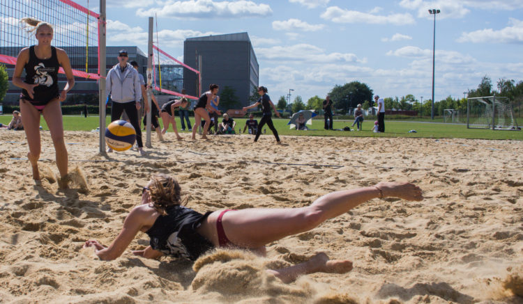 Beachvolleyball in Cottbus. BusinessCup und Landesmeisterschaft live!