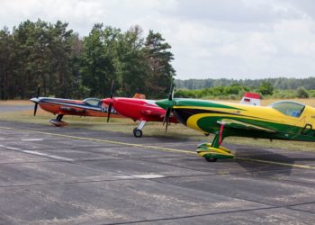 Kunstflieger trainieren in Welzow; Foto: Flugplatz Welzow