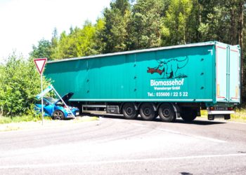 LKW-Unfall bei Spremberg, vier Verletzte; Foto:  Blaulichtreport Lausitz