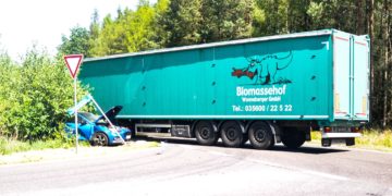 LKW-Unfall bei Spremberg, vier Verletzte; Foto:  Blaulichtreport Lausitz