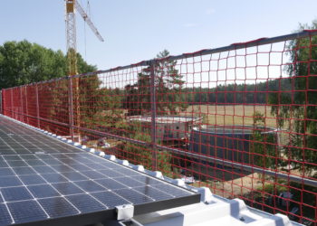 LWG Wasserwerk Eichow mit Photovoltaikanlage; Foto: LWG