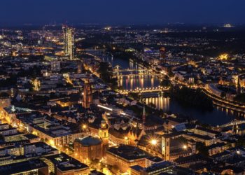 Bustransfer von Frankfurt zum Flughafen Frankfurt Hahn mit flibco.com