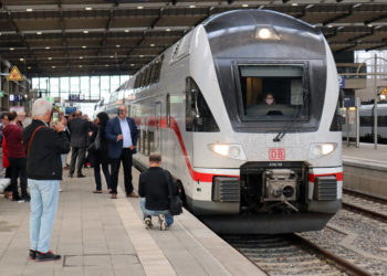 Bahn verbindet Chemnitz, Elsterwerda, Doberlug-Kirchhain und Ostsee