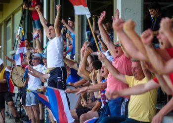 Sorbische Mannschaft und Fans bei der Europeada / Foto: Jörg Stephan