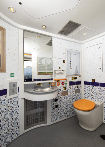 Neu gestaltetes WC-Design in einem Talent 2; Foto: Deutsche Bahn
