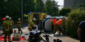 Autounfall am Samstag am Cottbuser Spreeufer; Foto: Stadt Cottbus