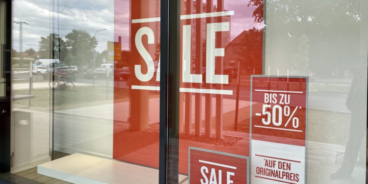 Heiße Rabatte: Nike & Marken-Outlets Schwarzheide laden zum Summer Sale