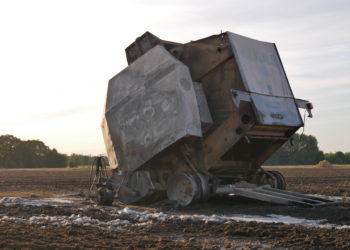 Ballenpresse bei Groß Schacksdorf-Simmersdorf brannte; Foto: Blaulichtreport Lausitz