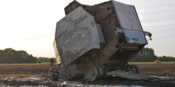 Ballenpresse bei Groß Schacksdorf-Simmersdorf brannte; Foto: Blaulichtreport Lausitz