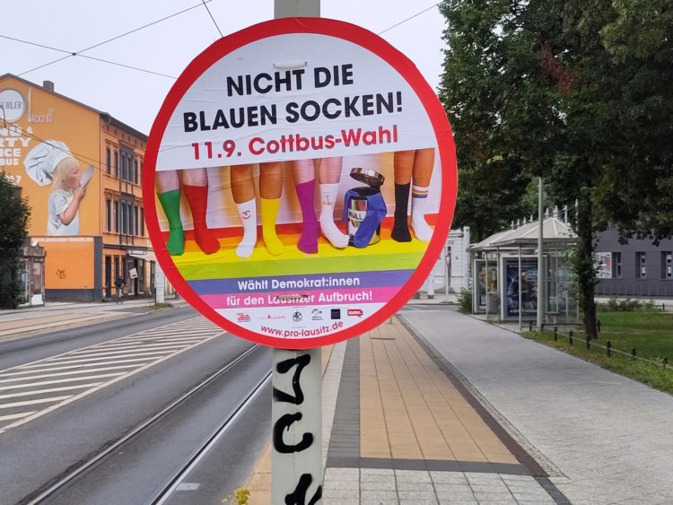 "Blaue Socken Kampagne" zur Cottbuser Oberbürgermeisterwahl am 11.09.2022