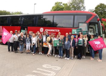 EEK, Mitarbeiter zur Protestkundgebung der DKG in Potsdam