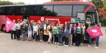 EEK, Mitarbeiter zur Protestkundgebung der DKG in Potsdam
