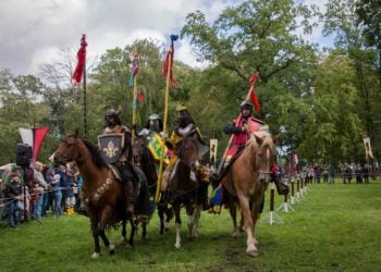Mittelalter-Spektakel im Schlosspark Raakow bei Drebkau