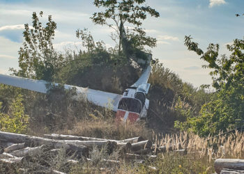 Zwei Schwerverletzte bei Flugzeugabsturz in Massen