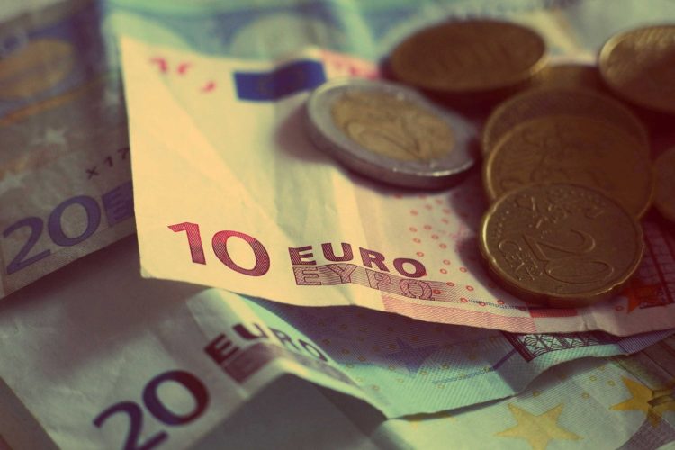 Mindestlohn steigt ab Oktober 2022 auf 12 Euro