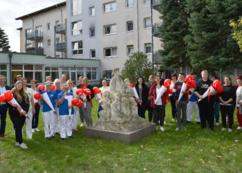 Für den Start ins Berufsleben wurde jeder Auszubildende mit einer gut gefüllten Zuckertüte herzlich willkommen geheißen. (Bild: Pressestelle Kreisverwaltung/Torsten Hoffgaard)