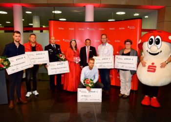 Sparkasse unterstützt Vereine aus Forster Region mit 14.900 Euro