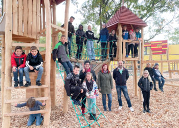 Lübben: Kinder freuen sich über neue Kletteranlage am „co. Campus Ost“