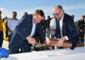 Bei der Grundsteinlegung für die neue Rettungswache in der Dorfstraße 35 in der Gemeinde Burxdorf. (Bild: Pressestelle Kreisverwaltung Torsten Hoffgaard)