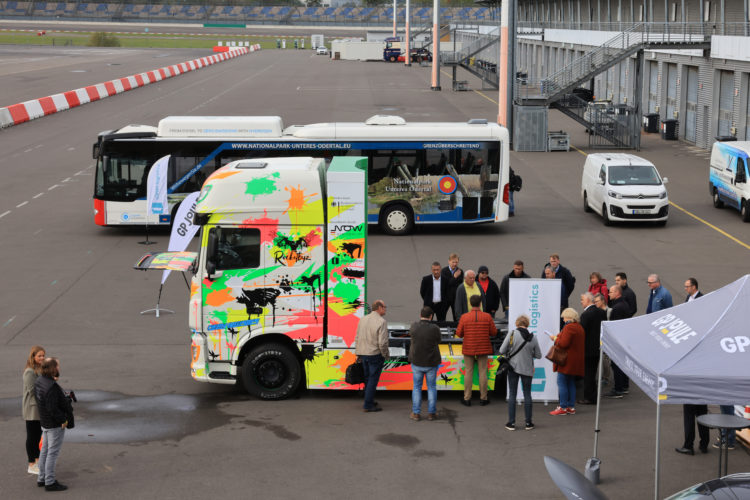 Schipkau/Klettwitz
Dekra-Lausitzring
Vorstellung der ersten Wasserstoff-Sattelzugmaschine und des ersten Linienbusses am Lausitzring