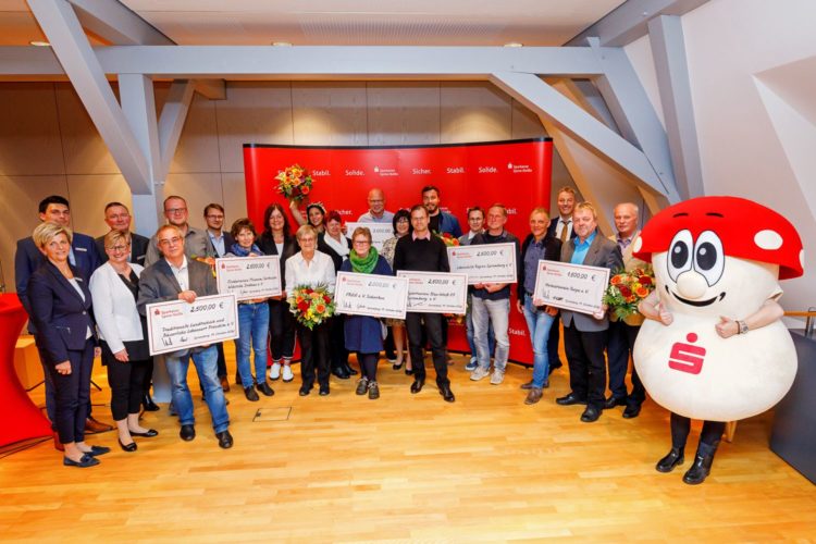 Sparkasse Spree-Neisse, Spendenuebergabe PS-Lotterie-Sparen 2022 in der Geschaeftsstelle Spremberg am 19.10.2022