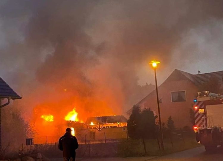 Gebäudebrand am Freitagmorgen in Cottbus-Branitz