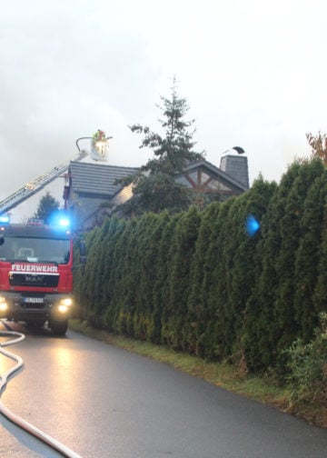 Gebäudebrand in Cottbus-Branitz; Foto: Blaulichtreport Lausitz
