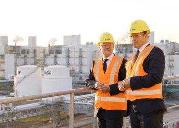 Bundeskanzler Scholz besuchte BASF in Schwarzheide