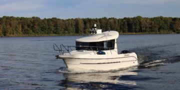 TITUS-Forschungsboot mit Sensorplattform©TITUS Research GmbH