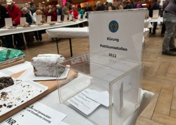 Bäckerei Klinkmüller aus Luckau überzeugt Publikum bei Stollenprüfung