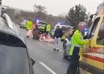 Klimakleber blockieren Verkehr auf der A113. Unfall im Stau